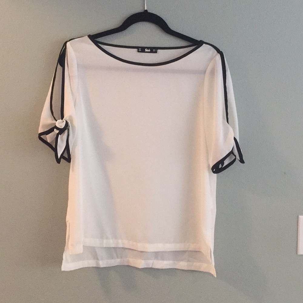 White Blow tie sleeves blouse